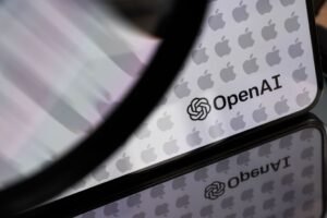 Η Apple καταθέτει αγωγή κατά της OpenAI για κλοπή εμπορικών μυστικών.
