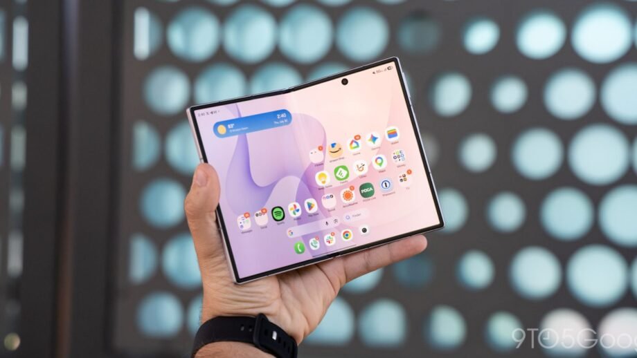 Galaxy Z Fold 8: Η νέα ευρύτερη σχεδίαση που απευθύνεται σε όλους