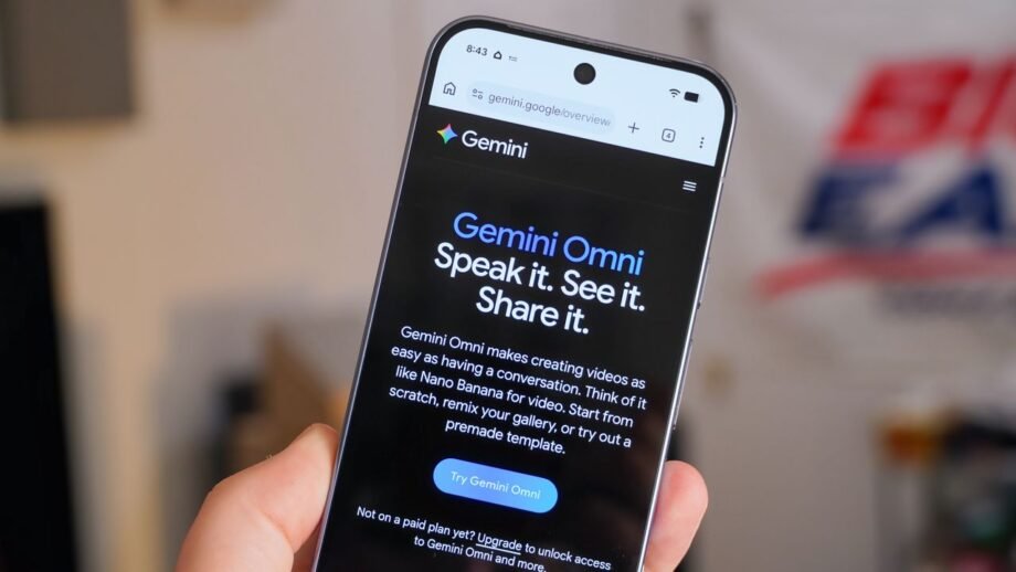 Photorealistic technology image inspired by the article: Gemini Omni: Η νέα εφαρμογή της Google για AI βίντεο στο Android το 2026.
