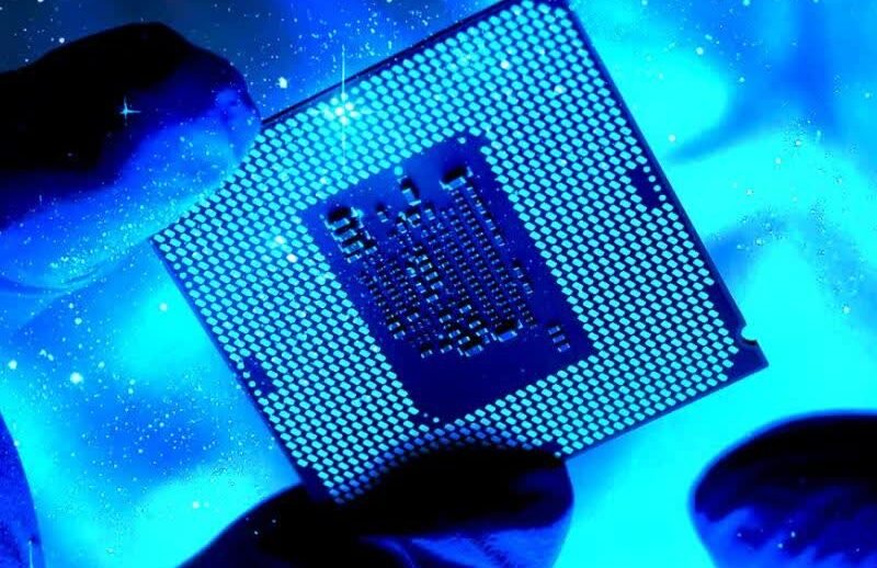 Photorealistic technology image inspired by the article: Το νέο Intel Starfire SoC φέρνει υπολογιστική ισχύ διαστημικής κλάσης.