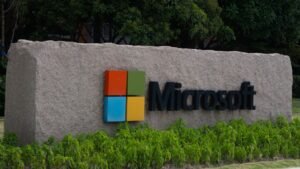 Τεράστια διακοπή υπηρεσιών Microsoft 365 λόγω λάθους σε συντήρηση δικτύου.