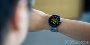 Pixel Watch 5: Νέο χρώμα Pyrite και αυξημένη τιμή εκκίνησης στα περίπου 371 ευρώ.