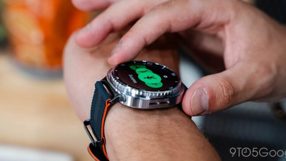 Photorealistic technology image inspired by the article: Samsung Galaxy Watch καταργεί το ‘Vascular Load’ και φέρνει νέα μετρήση πίεσης.