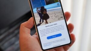 Νέα λειτουργία Video Remix στο Google Photos με AI Gemini Omni για σύντομα βίντεο.
