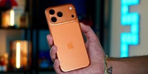Απίστευτη αντοχή iPhone 17 Pro: Επιβίωσε από πτώση 1,1 χλμ. από αεροπλάνο
