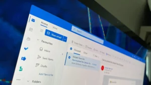 Windows: Παγώνουν οι web εφαρμογές στον Edge και η λύση δυσκολεύει